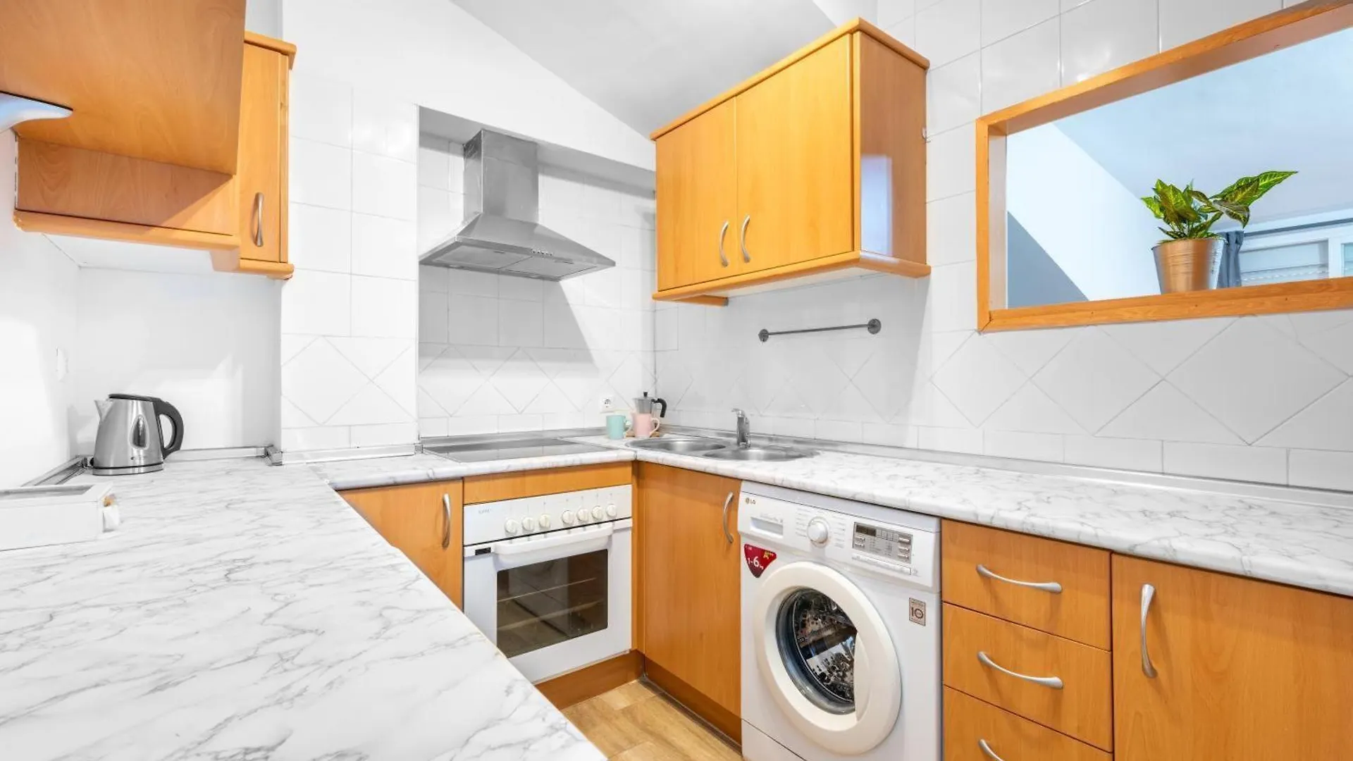 Holidays2Malaga Carril Penthouse Terrace Apartment